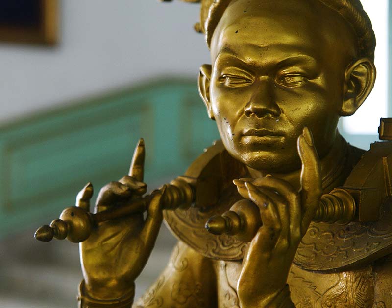 Statue du porteur d'or, Palais Mangkunegaran
