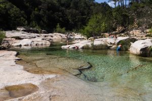 Piscine naturelle en Corse